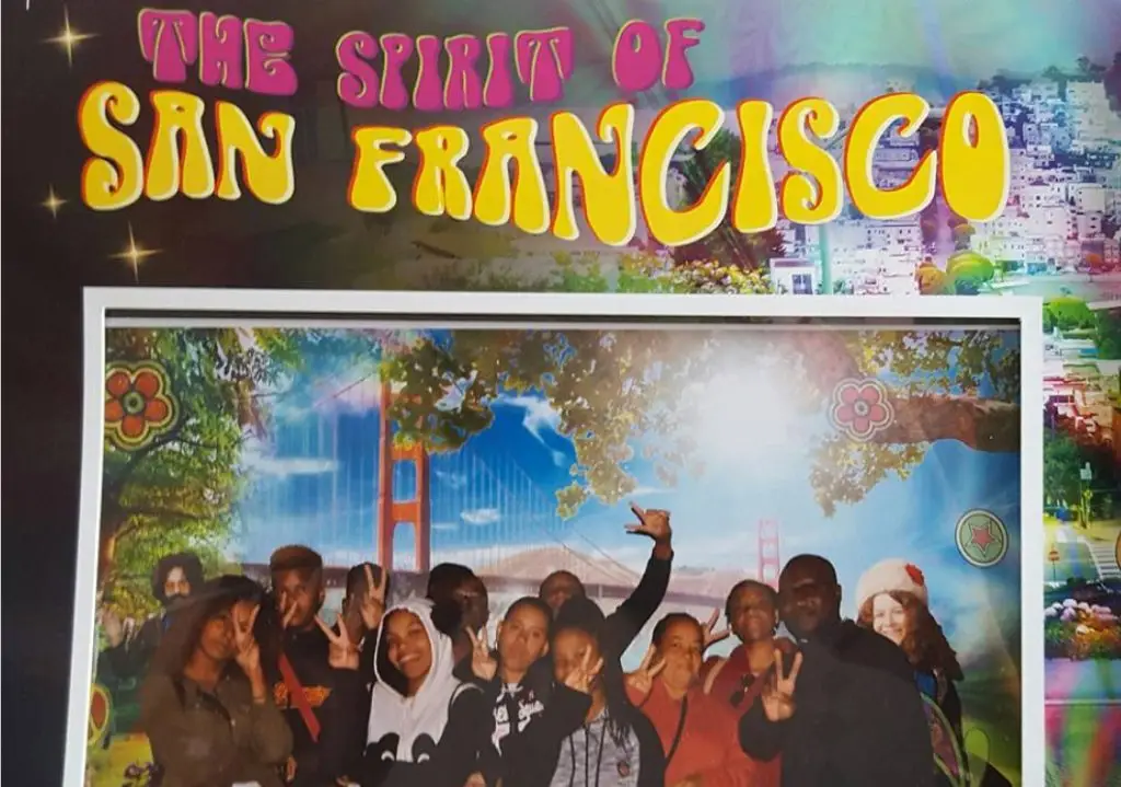 Photo d'archives : cliché de photomaton de voyage à San Francisco avec les jeunes